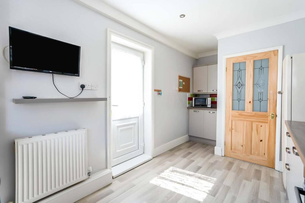 Beautiful 3 Bedroom Home, 10 Minutes Walk To Beach. Cleethorpes Eksteriør billede